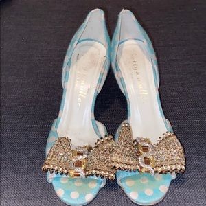 Celebrity Bettye muller polka dot heels/gold bow
